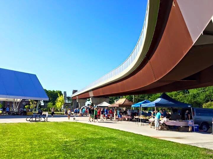 Image of the Jeffersonville Farmers market under the Big Four Bridge